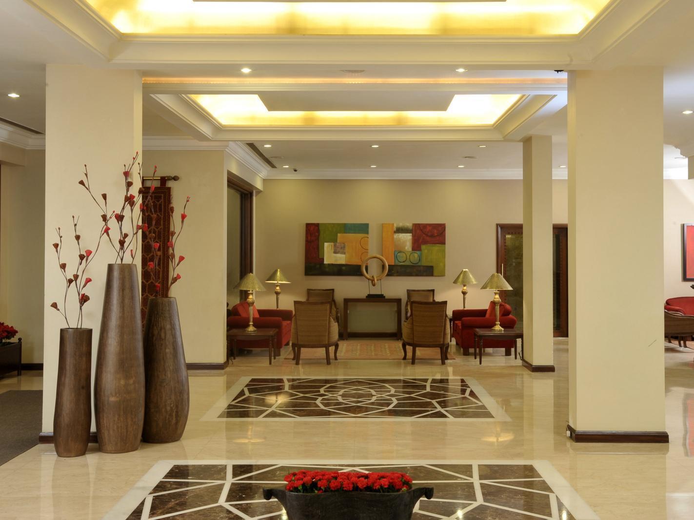 Hotel Express Towers Vadodara Exterior foto