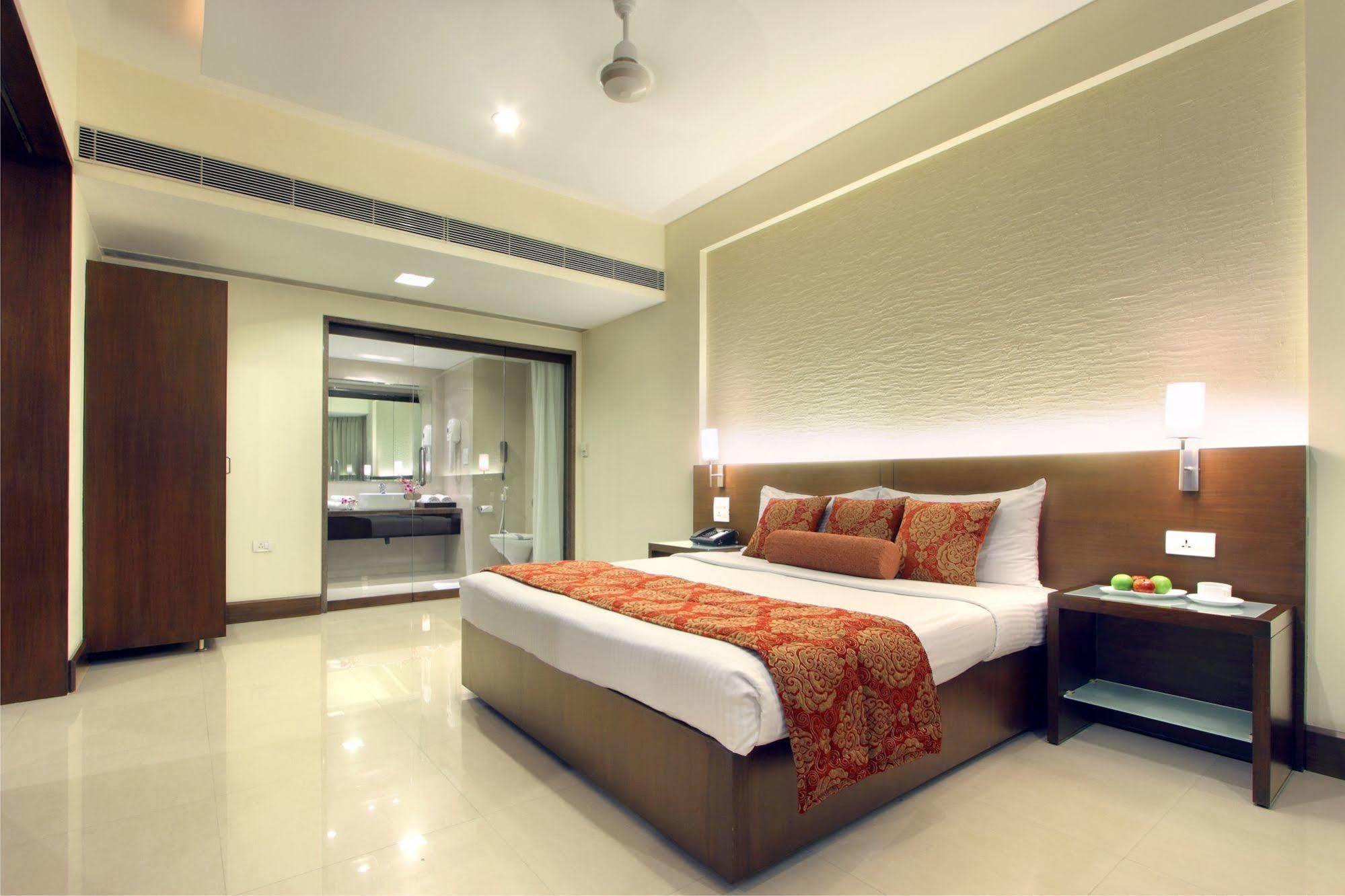 Hotel Express Towers Vadodara Exterior foto